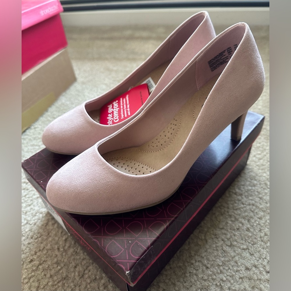 Dexflex Comfort Karma Women's Round Toe Red Pump High Heel Shoes Wide